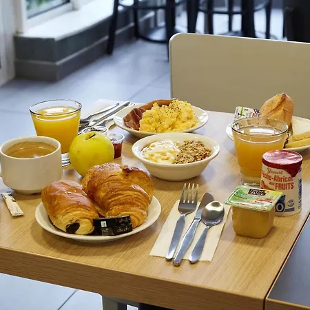 Hotel En Brie 2*