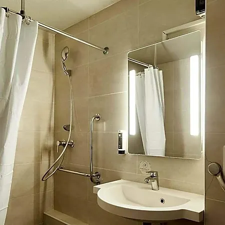 Hotel En Brie 2*