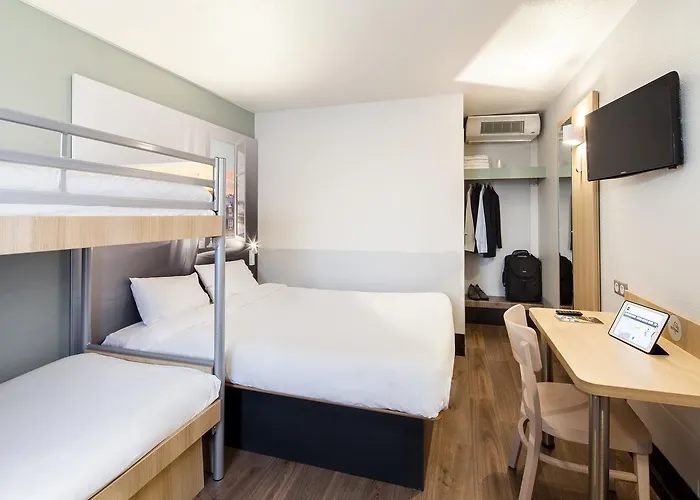Hotel En Brie 2*