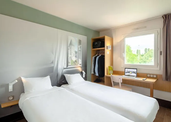 Hotel En Brie 2*